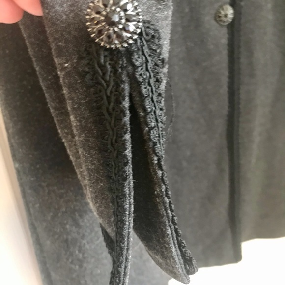 Grey lined coat - Picture 2 of 4